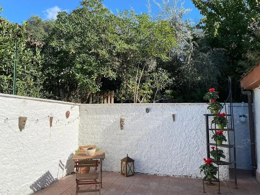 Casetta Indipendente Con Cortile E Parcheggio Rome Apartment