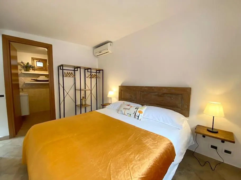 Casetta Indipendente Con Cortile E Parcheggio Rome 0*,  Italy